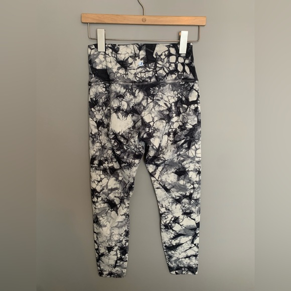 NWOT 🔥 Lululemon Wunder Under Hi-Rise 7/8 Tight Shibori Full-On Luxtreme 25" - Picture 7 of 7